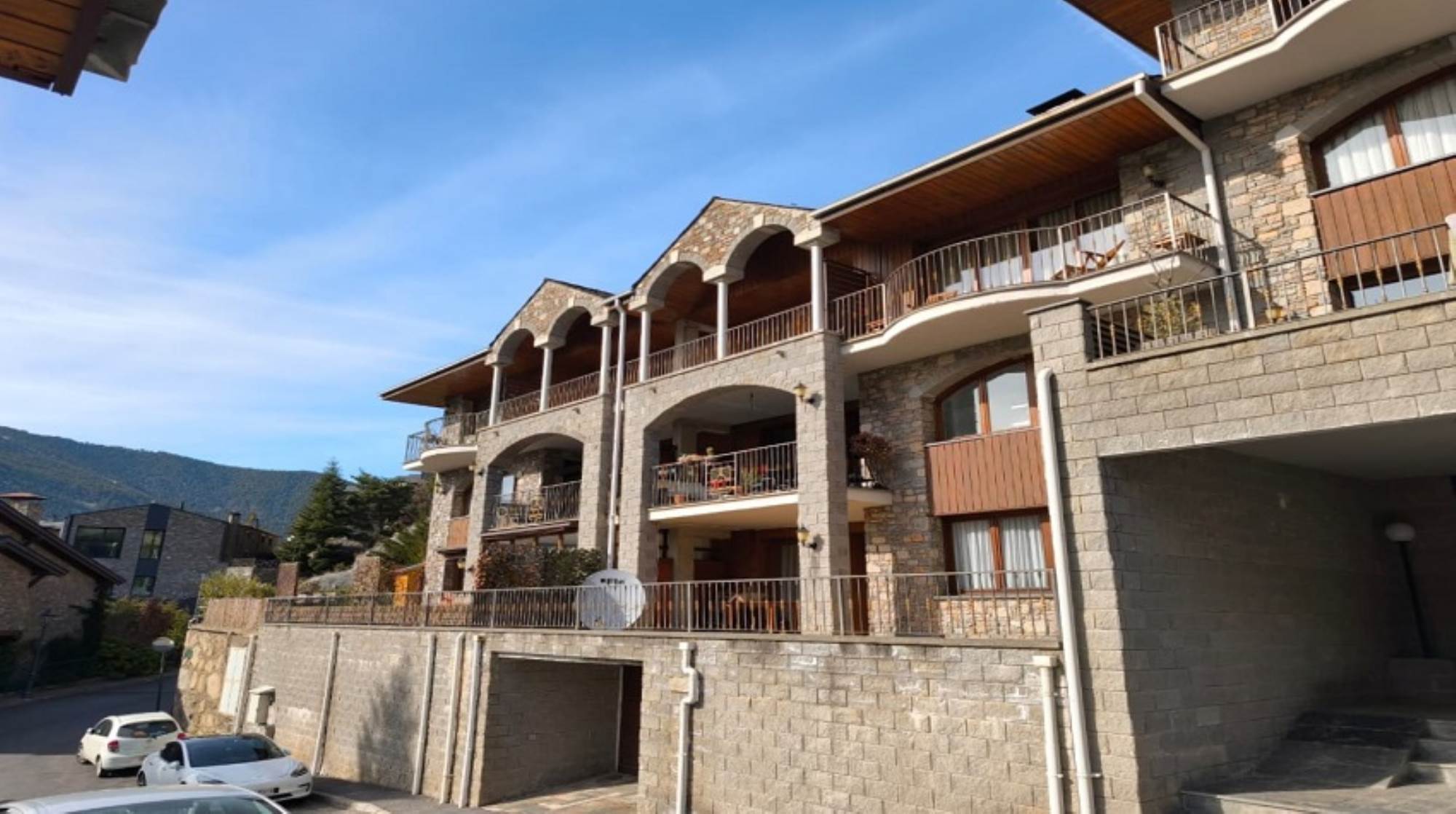 Àtic dúplex amb jardí 