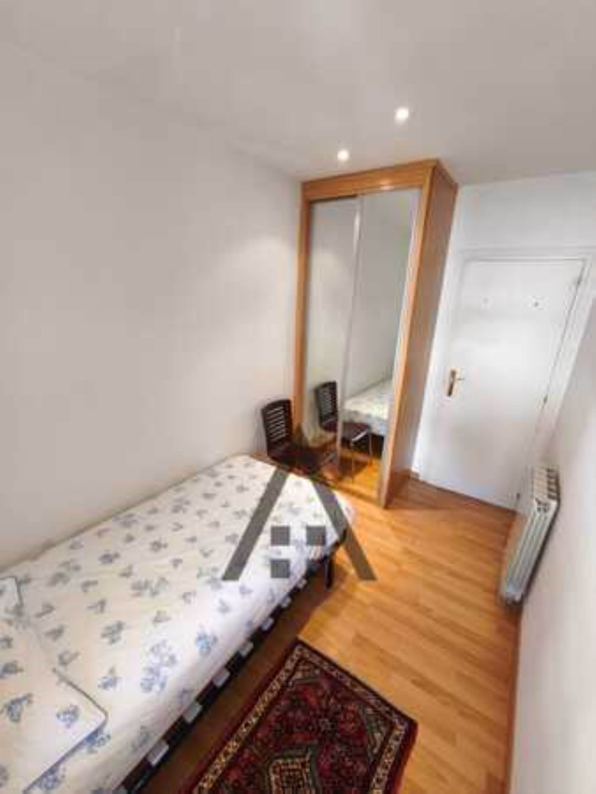 Es lloga ampli pis a Arinsal