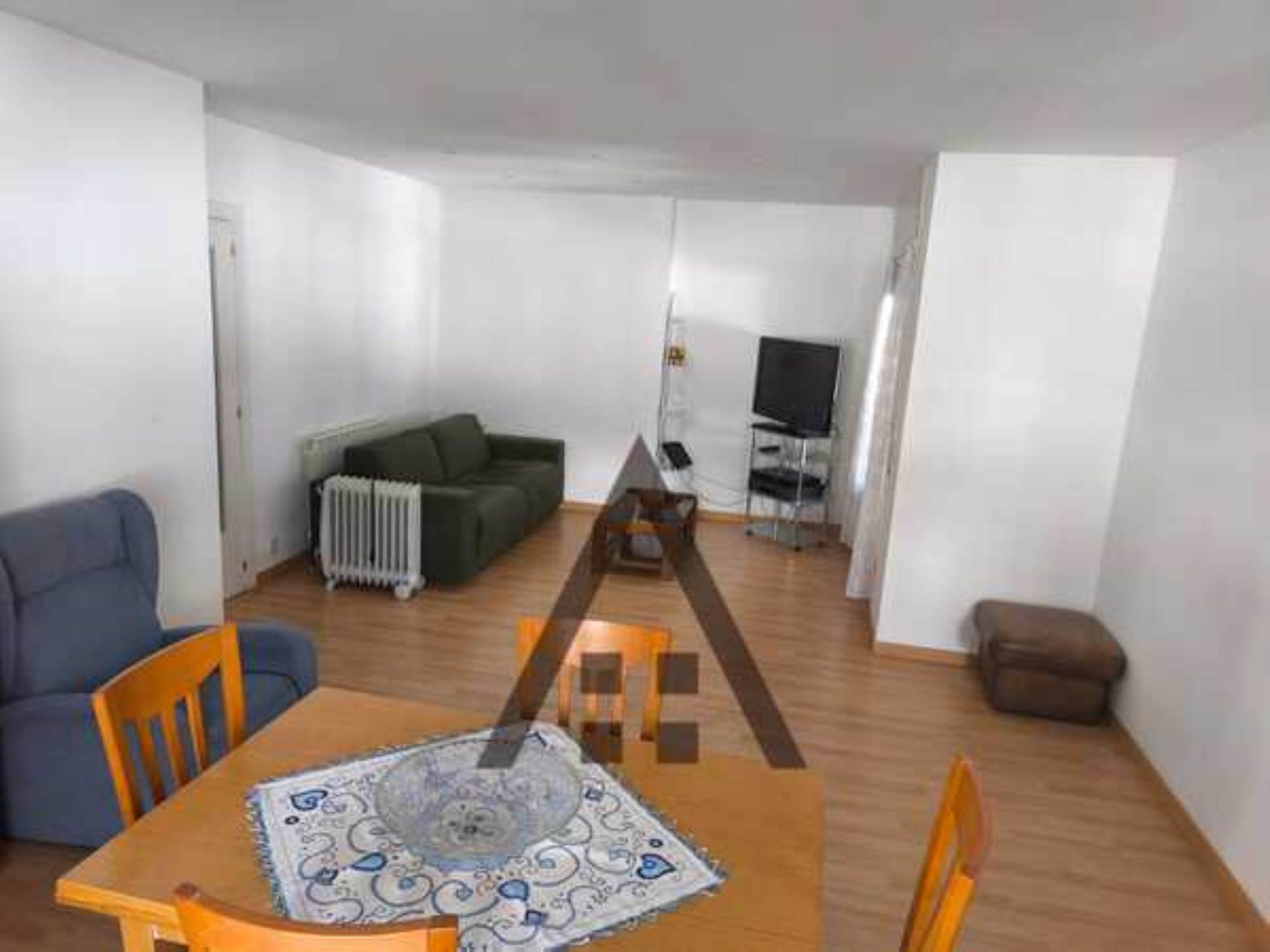 Es lloga ampli pis a Arinsal